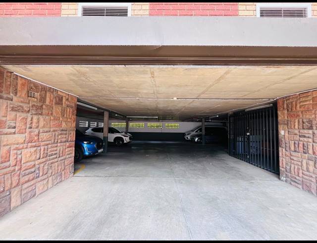 600M² OFFICE FOR SALE IN FOURWAYS
